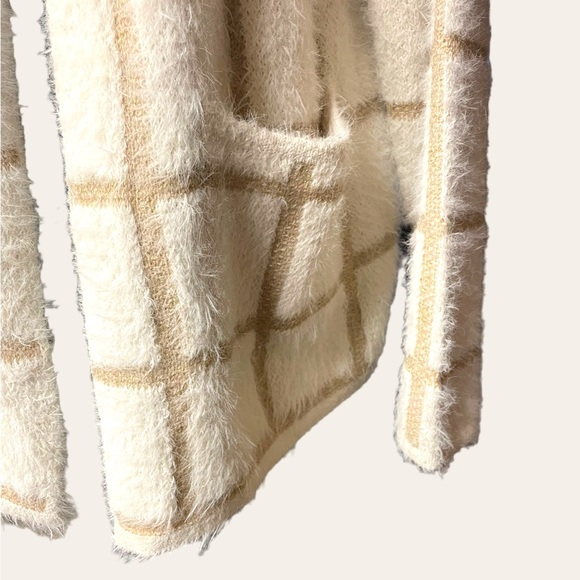 ✨TEXTURED CARDIGAN✨ - Picture 5 of 8